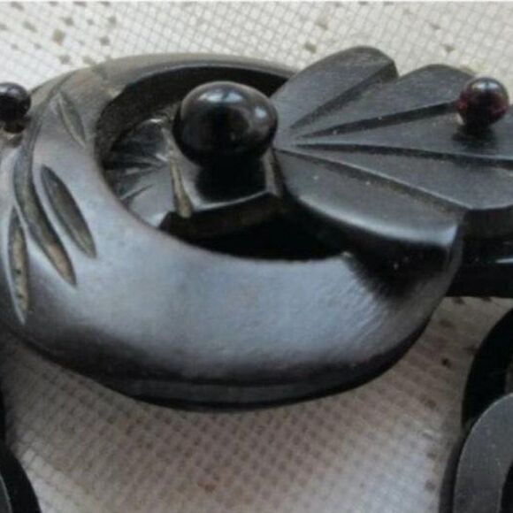 Antique Civil War Era Hand-Carved Odd Fellows Mourning Brooch - Picture 7 of 11